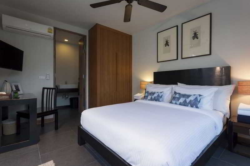 Hotel Wings By Two