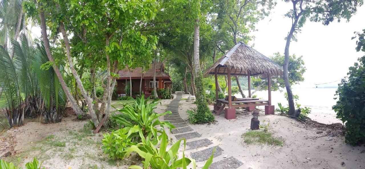 Baan Mai Beachfront Lone Island
