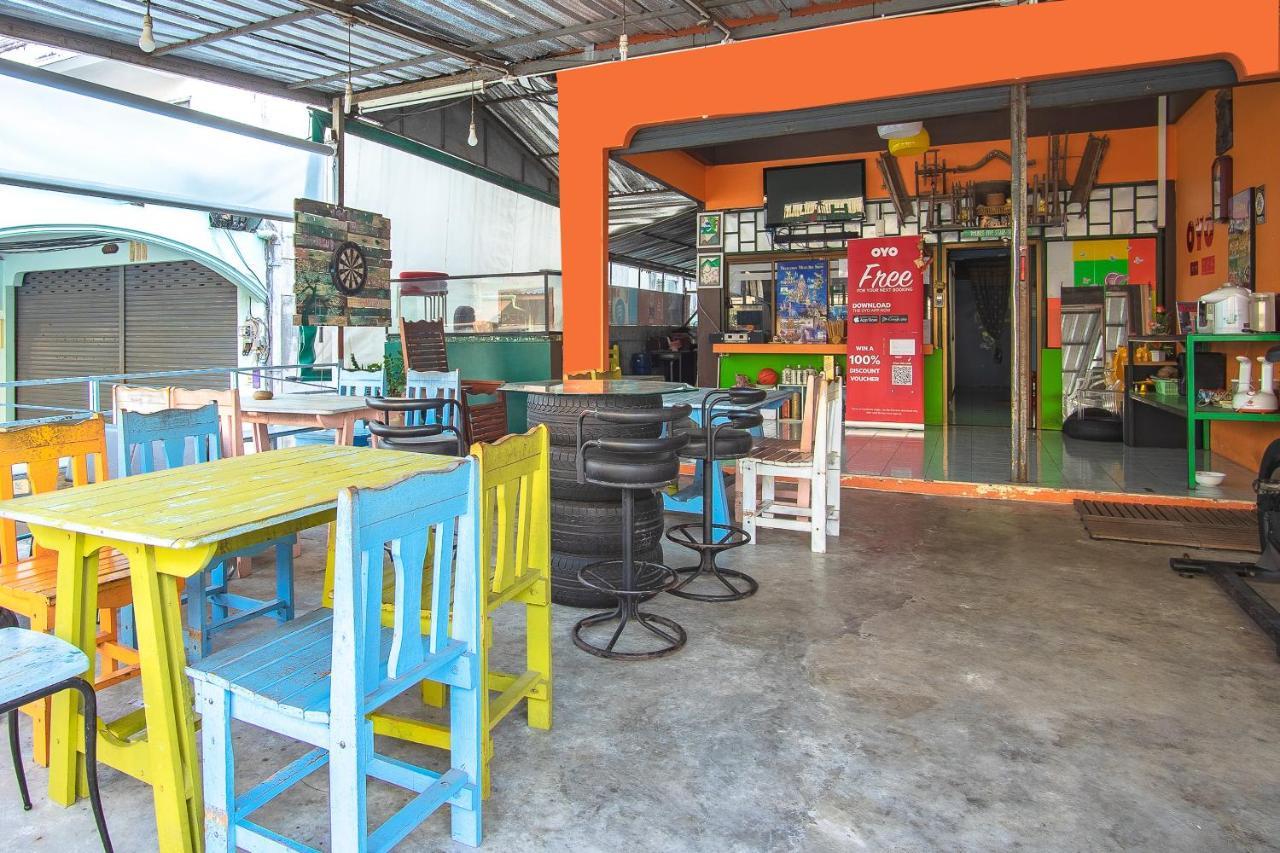 Hostel Oyo 586 I Phuket