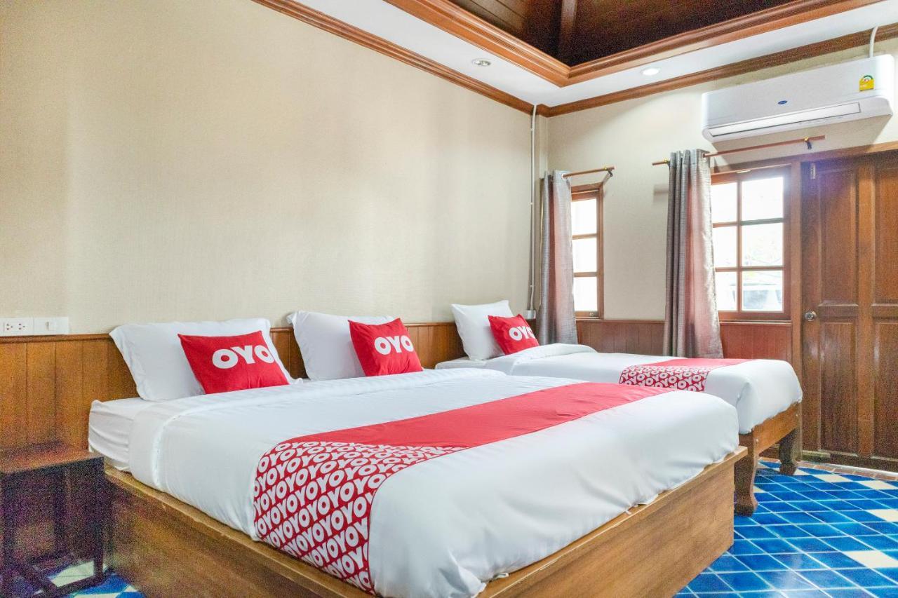 Oyo 736 Poshtel Hotel 3*