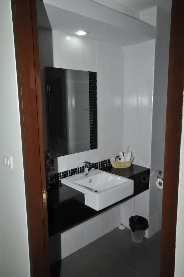 Am Surin Place - Sha Extra Hotel